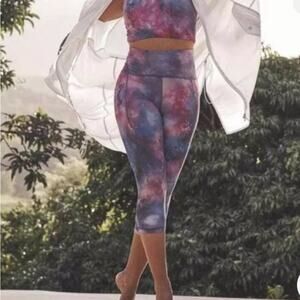 ATHLETA Salutation II Stash Pocket Capri Leggings Supernova Purple Pink XXS‎